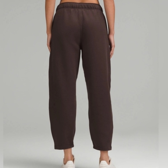 lululemon athletica Pants - Lululemon Scuba Mid-Rise Barrel-Leg Pant *7/8 Length